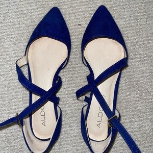 Beautiful emerald blue flats! Size 7